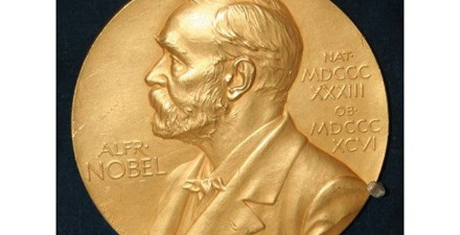 Người đầu tiên đoạt giải Nobel trên thế giới là ai?