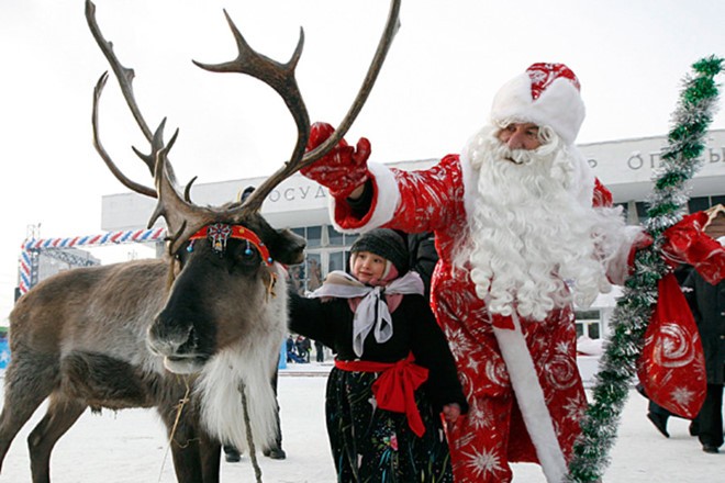 Khi không phải là đêm Giáng sinh, ông già Noel thường làm gì?