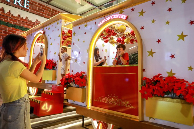 Không khí Giáng sinh tràn ngập đường phố Sài Gòn ảnh 6
