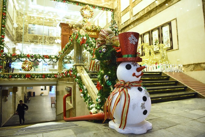 Phố Hà Nội lung linh đèn màu dịp Giáng sinh ảnh 4