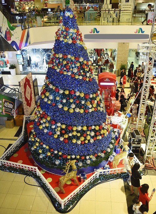 Phố Hà Nội lung linh đèn màu dịp Giáng sinh ảnh 7