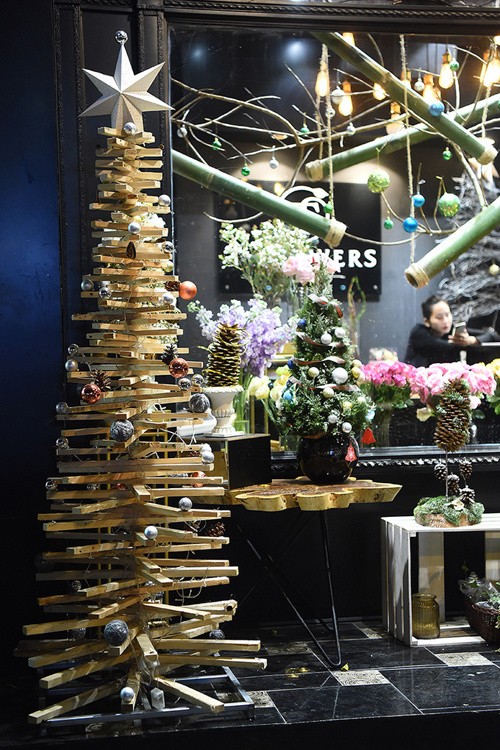 Phố Hà Nội lung linh đèn màu dịp Giáng sinh ảnh 8