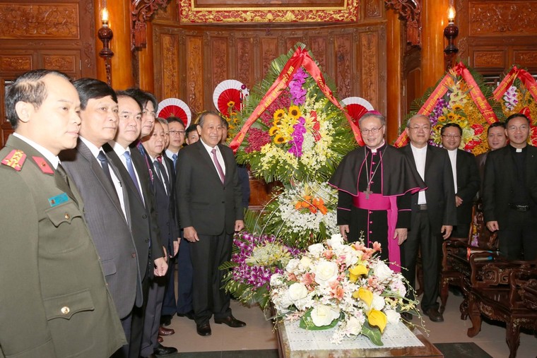 Phó Thủ tướng Trương Hòa Bình chúc mừng Giáng sinh tại Thừa Thiên Huế ảnh 1