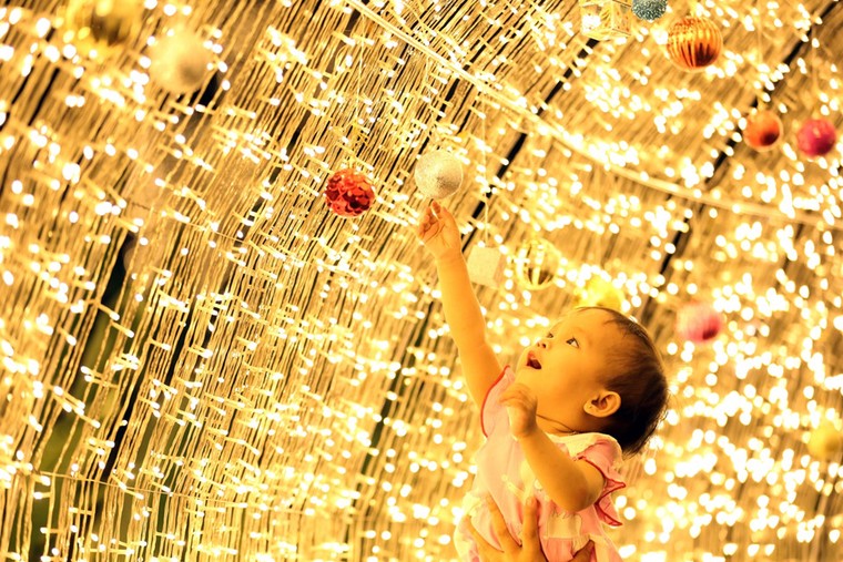 Giáng sinh rực rỡ từ châu Á, châu Âu đến Trung Đông ảnh 3