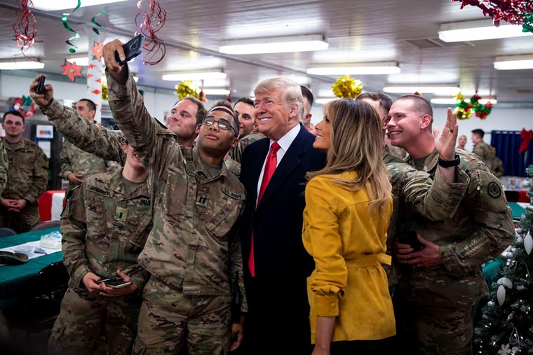 Tổng thống Trump bất ngờ đến thăm quân đội Mỹ ở Iraq ảnh 1