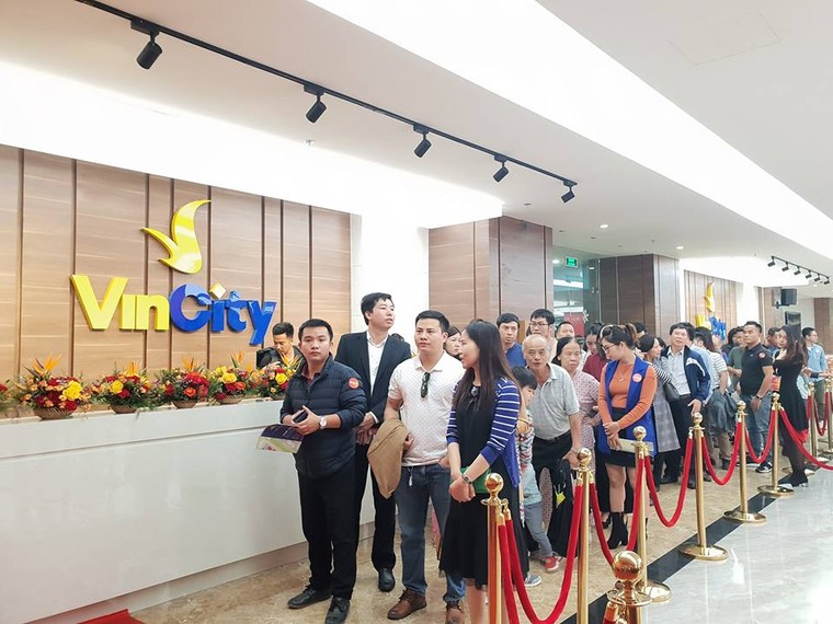 Hàng nghìn khách hàng mãn nhãn với căn hộ mẫu VinCity Sportia ngày 23/12/2018 ảnh 1