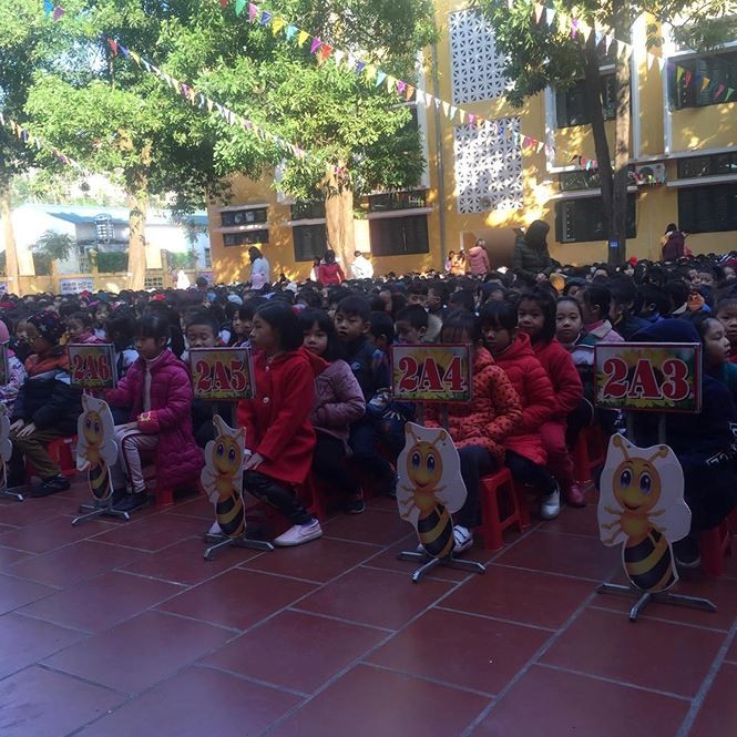 Chân tay tê cóng, 140.000 học sinh Lạng Sơn nghỉ học ảnh 1