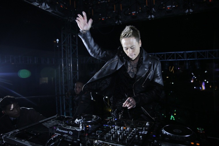 Hàng nghìn khán giả 'quẩy' hết mình trong đại tiệc countdown đầu tiên tại Thanh Hoá ảnh 14