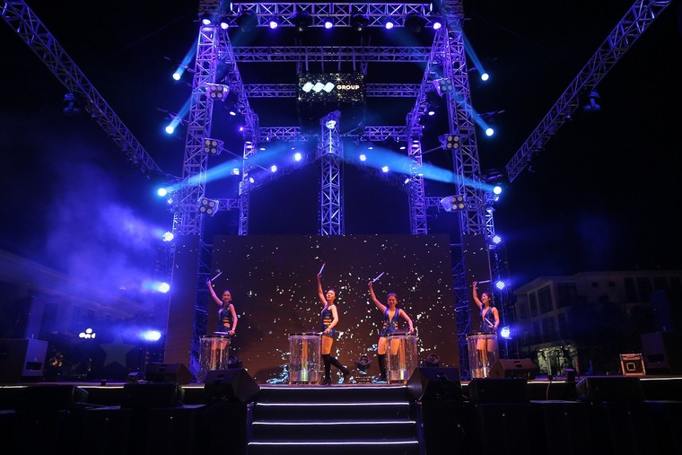 Hàng nghìn khán giả 'quẩy' hết mình trong đại tiệc countdown đầu tiên tại Thanh Hoá ảnh 3