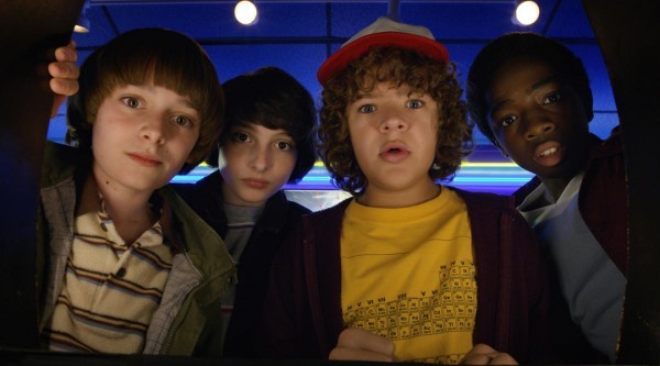‘Stranger Things’ hé lộ poster mùa 3, dự kiến ‘đại náo’ màn ảnh nhỏ mùa hè 2019 ảnh 1