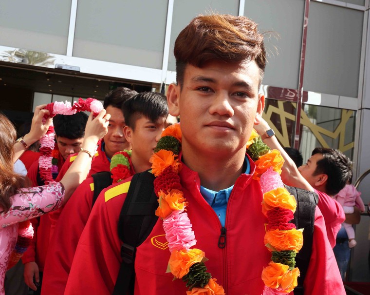 Kết thúc đợt tập huấn tại Qatar, đội tuyển Việt Nam đến UAE ảnh 9