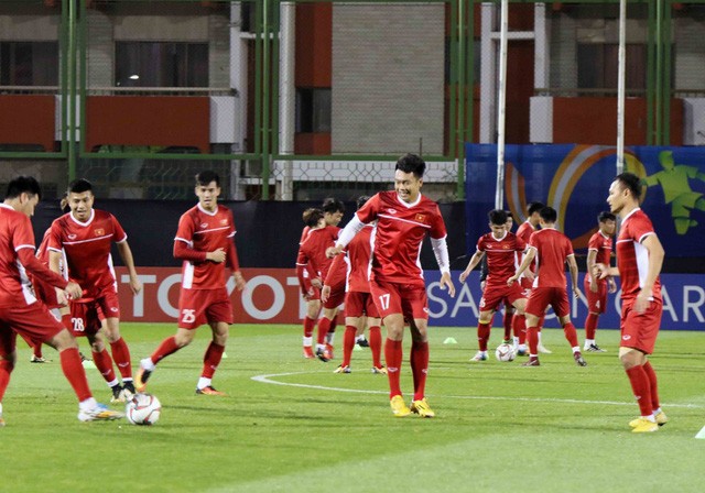 Những hình ảnh tập luyện đầu tiên của của ĐT Việt Nam tại Abu Dhabi ảnh 14