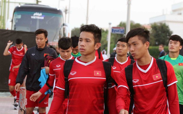 Những hình ảnh tập luyện đầu tiên của của ĐT Việt Nam tại Abu Dhabi ảnh 4