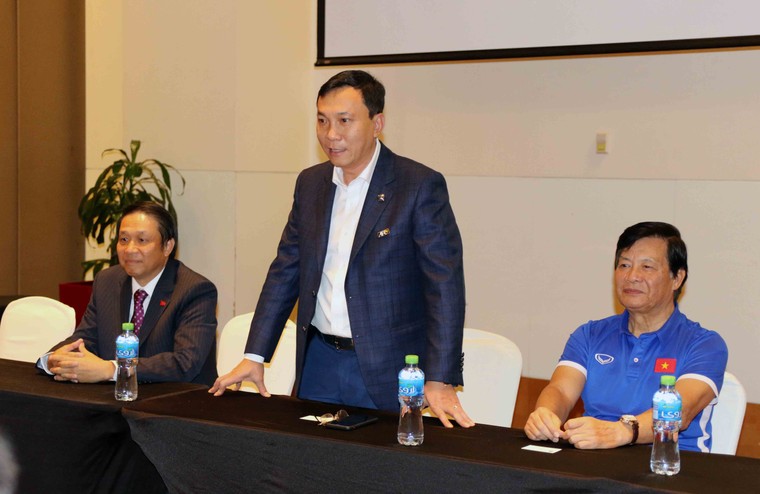 Đại sứ Việt Nam tại UAE tới thăm thầy trò HLV Park Hang-seo ảnh 4