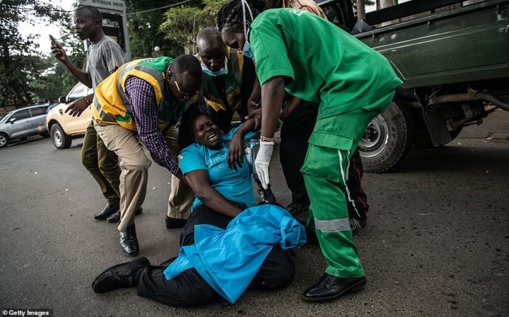 Hiện trường vụ tấn công khủng bố ở Kenya làm 15 người thiệt mạng ảnh 18