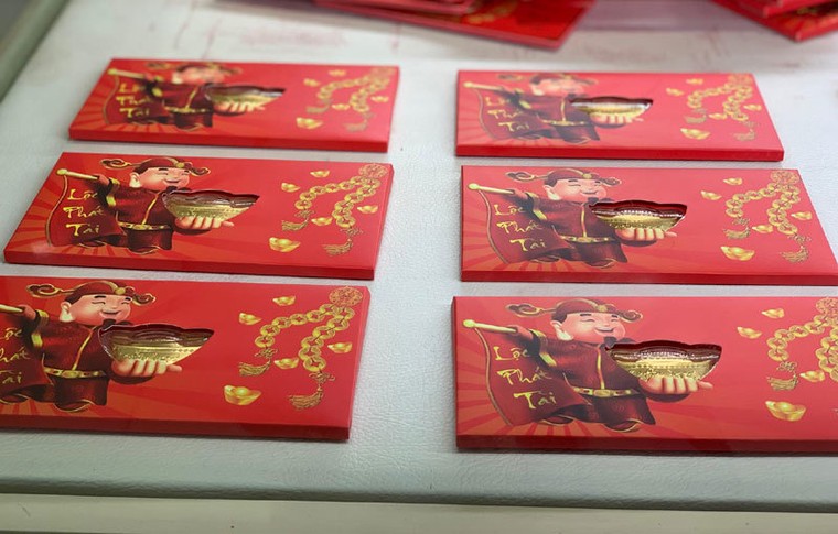 Đại gia mua 500 bao lì xì vàng ròng để mừng tuổi Tết ảnh 1