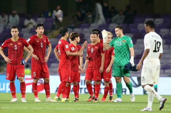 Dân mạng Trung Quốc xuýt xoa khi ĐT Việt Nam giành vé vào tứ kết Asian Cup ảnh 1