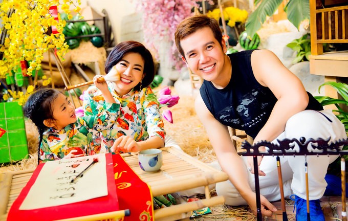 Mai Phương chụp ảnh Tết bên con gái ảnh 1