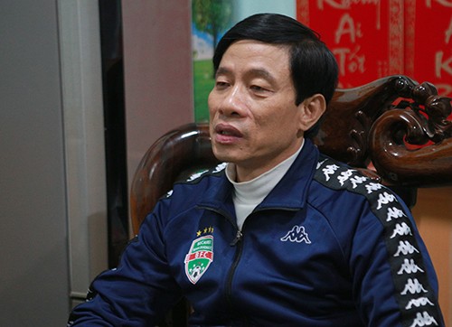 Mẹ của trung vệ Tiến Dũng ngất xỉu khi xem con đá quả Penalty quyết định ảnh 3