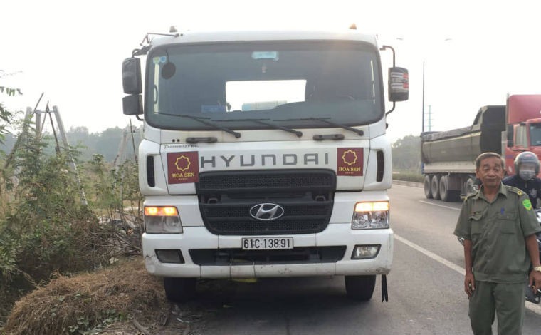 Truy đuổi xe container cán chết người phụ nữ rồi bỏ chạy ảnh 2