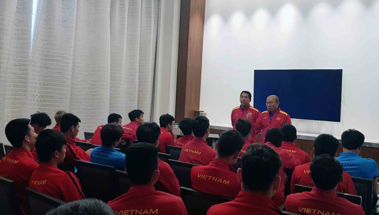 Tuyển Việt Nam trải nghiệm công nghệ VAR trước trận gặp Nhật Bản ảnh 2