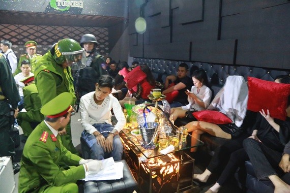 Phá án ma túy 'khủng' ở Huế: Bắt giữ 3 đối tượng và 100 nam, nữ dương tính ma túy ảnh 1