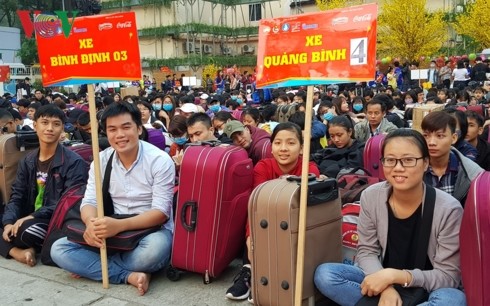 Chuyến xe mùa Xuân đưa hơn 2.500 sinh viên TP HCM về quê đón tết ảnh 2