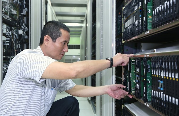 VNPT tăng cường năng lực mạng lưới, đẩy mạnh chăm sóc, hỗ trợ khách hàng 24/24 phục vụ tết Nguyên đán ảnh 2