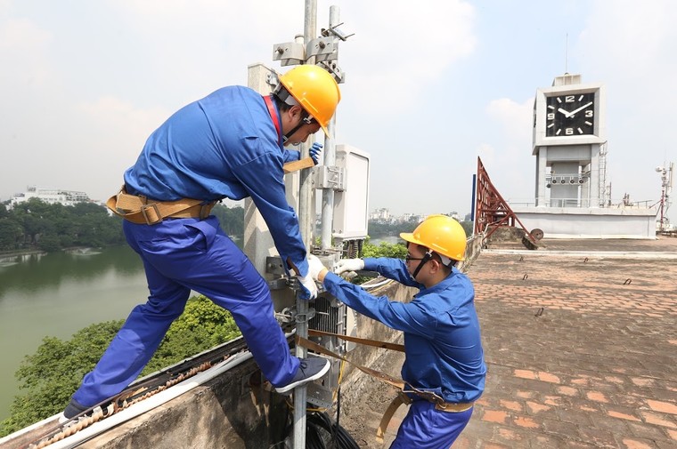 VNPT tăng cường năng lực mạng lưới, đẩy mạnh chăm sóc, hỗ trợ khách hàng 24/24 phục vụ tết Nguyên đán ảnh 3