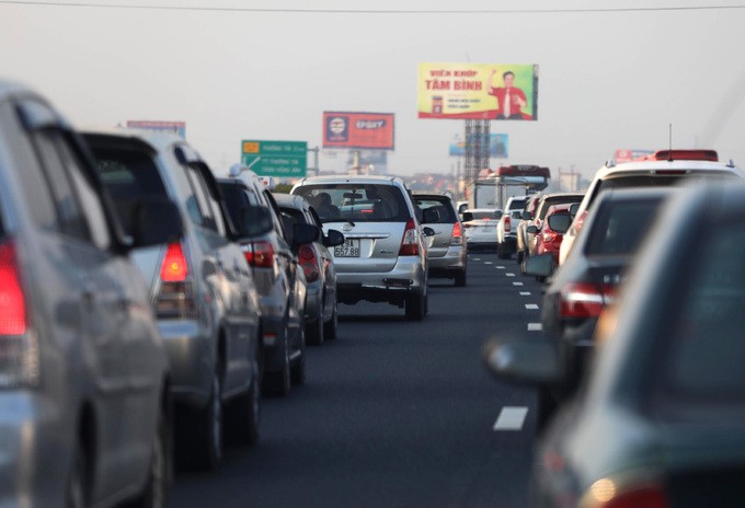 Chiều mùng 4 Tết, cao tốc Pháp Vân - Cầu Giẽ ùn tắc gần 5km ảnh 7