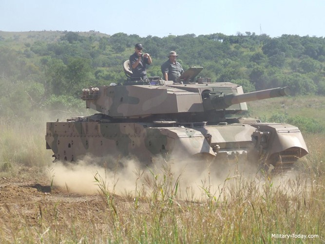 Cận cảnh cỗ xe tăng mạnh nhất của Quân đội Nam Phi ảnh 3