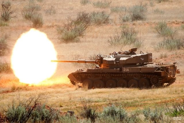 Cận cảnh cỗ xe tăng mạnh nhất của Quân đội Nam Phi ảnh 8