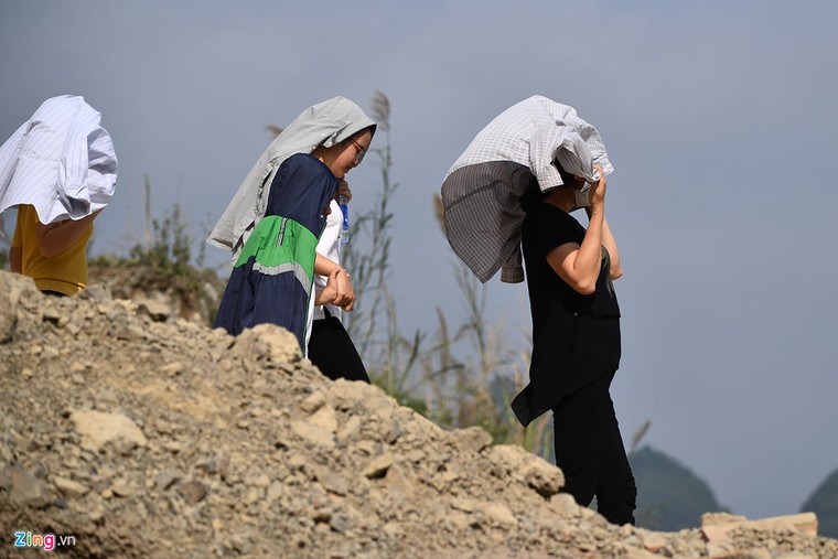 Dòng người đến ngôi chùa lớn nhất thế giới ở Hà Nam dù chưa xây xong ảnh 8