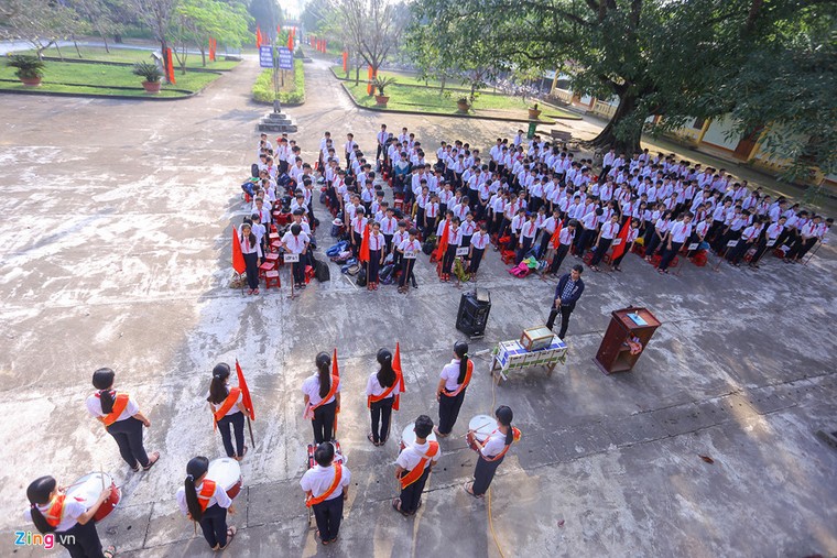 Buổi học đầu năm đẫm nước mắt ở ngôi trường có 6 học sinh đuối nước ảnh 3