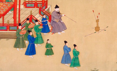 Dưới thời nhà Nguyễn, vào mỗi dịp Tết, vua quan triều Nguyễn thường có hoạt động vui chơi nào?