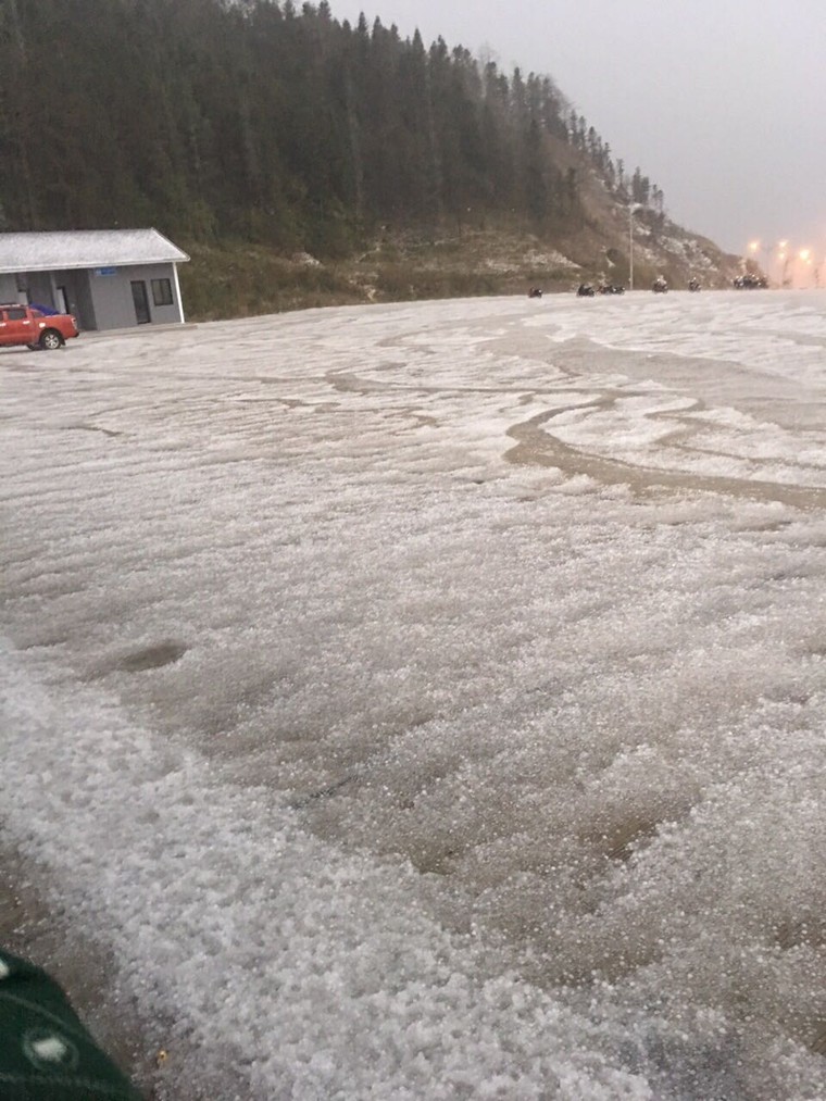 Đỉnh Fansipan đẹp ngỡ ngàng sau cơn mưa băng ảnh 10