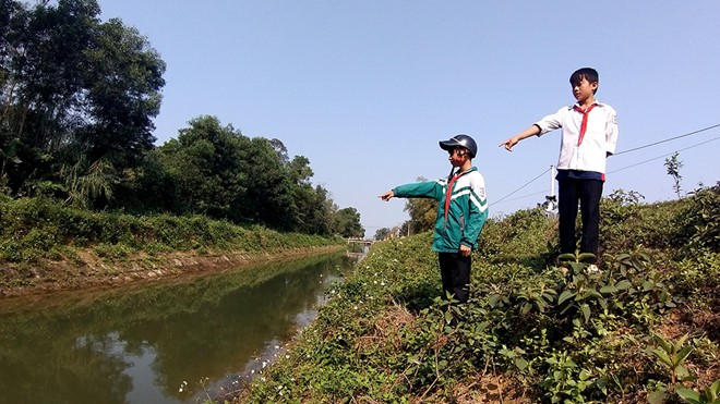 Nam sinh lớp 7 lao mình xuống kênh cứu hai em nhỏ bị đuối nước ảnh 1