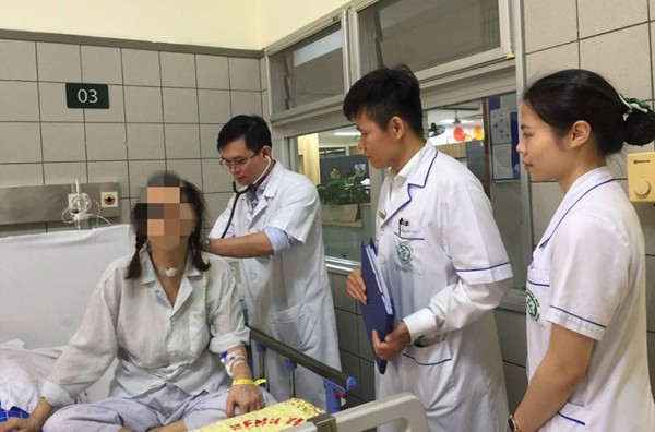 Đau vai gáy kéo dài, nữ thợ may nguy kịch vì mắc u ảnh 1