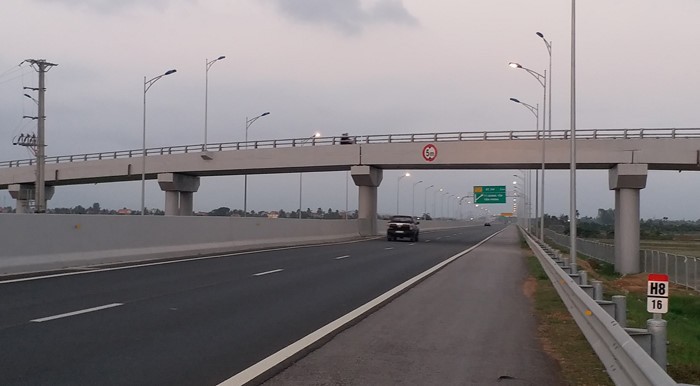 Bắt giữ 3 đối tượng ném đá trên cao tốc Hạ Long – Hải Phòng ảnh 2