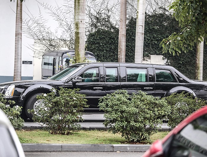 Dàn xe 'quái thú' của Tổng thống Donald Trump đổ bộ khách sạn Marriott ảnh 9