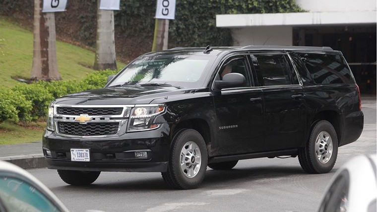 Dàn xe 'quái thú' của Tổng thống Donald Trump đổ bộ khách sạn Marriott ảnh 7