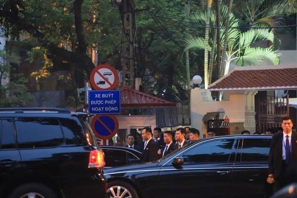 Hoạt động đầu tiên của Chủ tịch Kim Jong Un khi tới Hà Nội ảnh 8