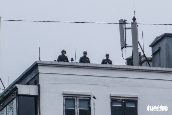 Hàng trăm phóng viên túc trực chờ đón Chủ tịch Kim Jong-un tại Hà Nội ảnh 8