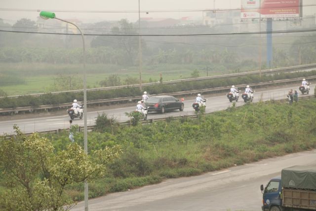 Toàn cảnh đoàn xe của Chủ tịch Triều Tiên Kim Jong-un tới Hà Nội ảnh 11