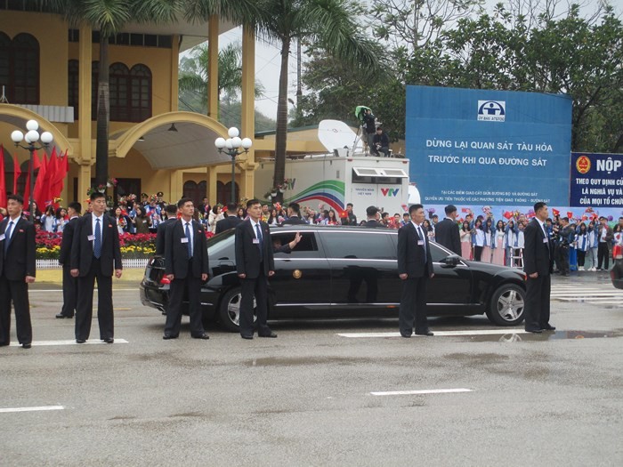 Chủ tịch Triều Tiên Kim Jong-un rời ga Đồng Đăng về Hà Nội ảnh 9