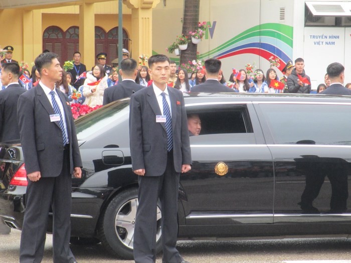 Chủ tịch Triều Tiên Kim Jong-un rời ga Đồng Đăng về Hà Nội ảnh 10