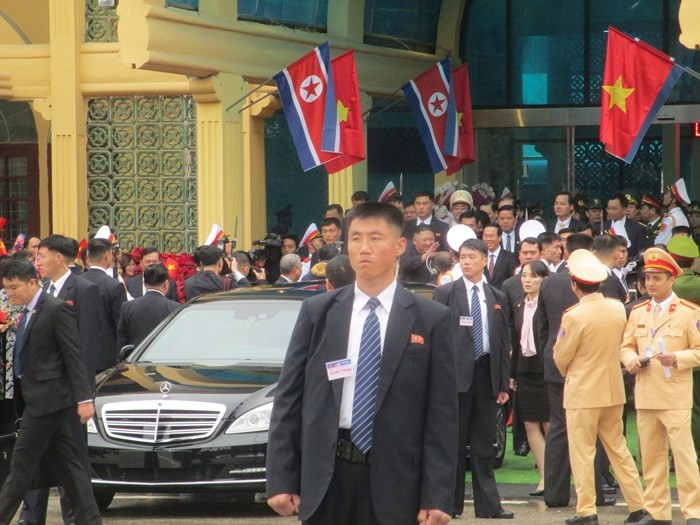 Chủ tịch Triều Tiên Kim Jong-un rời ga Đồng Đăng về Hà Nội ảnh 5