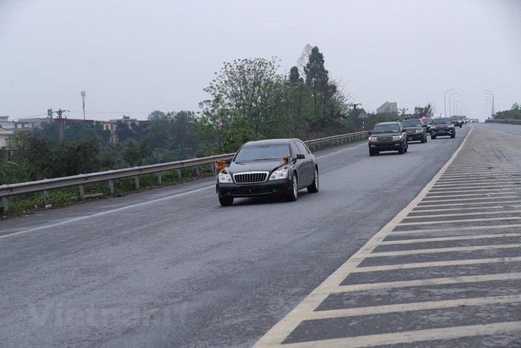 Toàn cảnh đoàn xe của Chủ tịch Triều Tiên Kim Jong-un tới Hà Nội ảnh 7