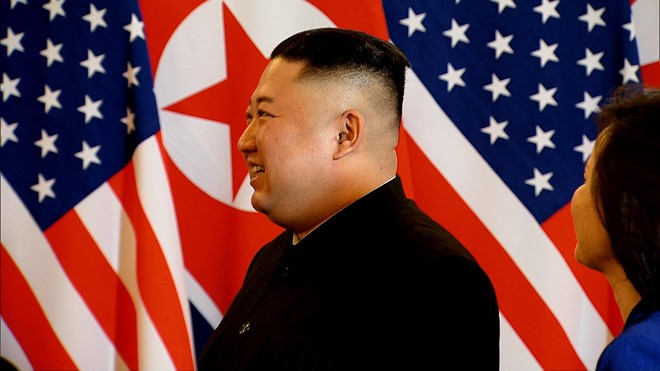 Cái bắt tay ‘lịch sử’ của hai nhà lãnh đạo Mỹ - Triều tại Hà Nội ảnh 3