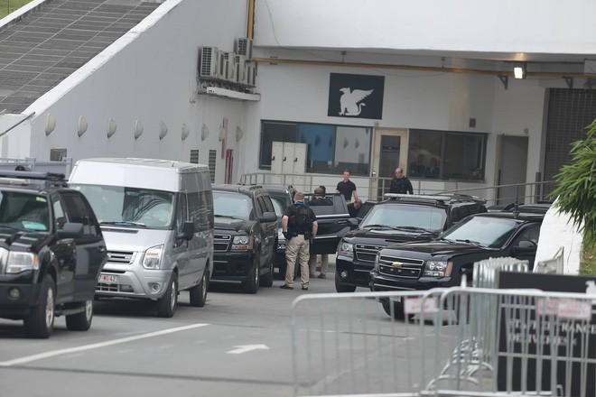 Kết thúc họp báo, Tổng thống Trump lên chuyên cơ về nước ảnh 1